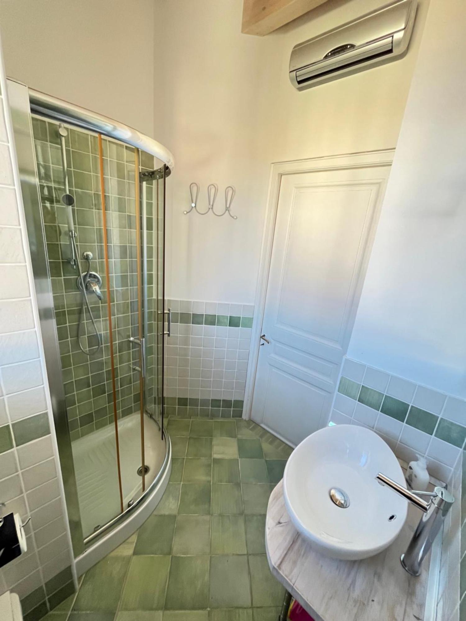 Maison Re- Splendido Appartamento Centro Mentone Luaran gambar