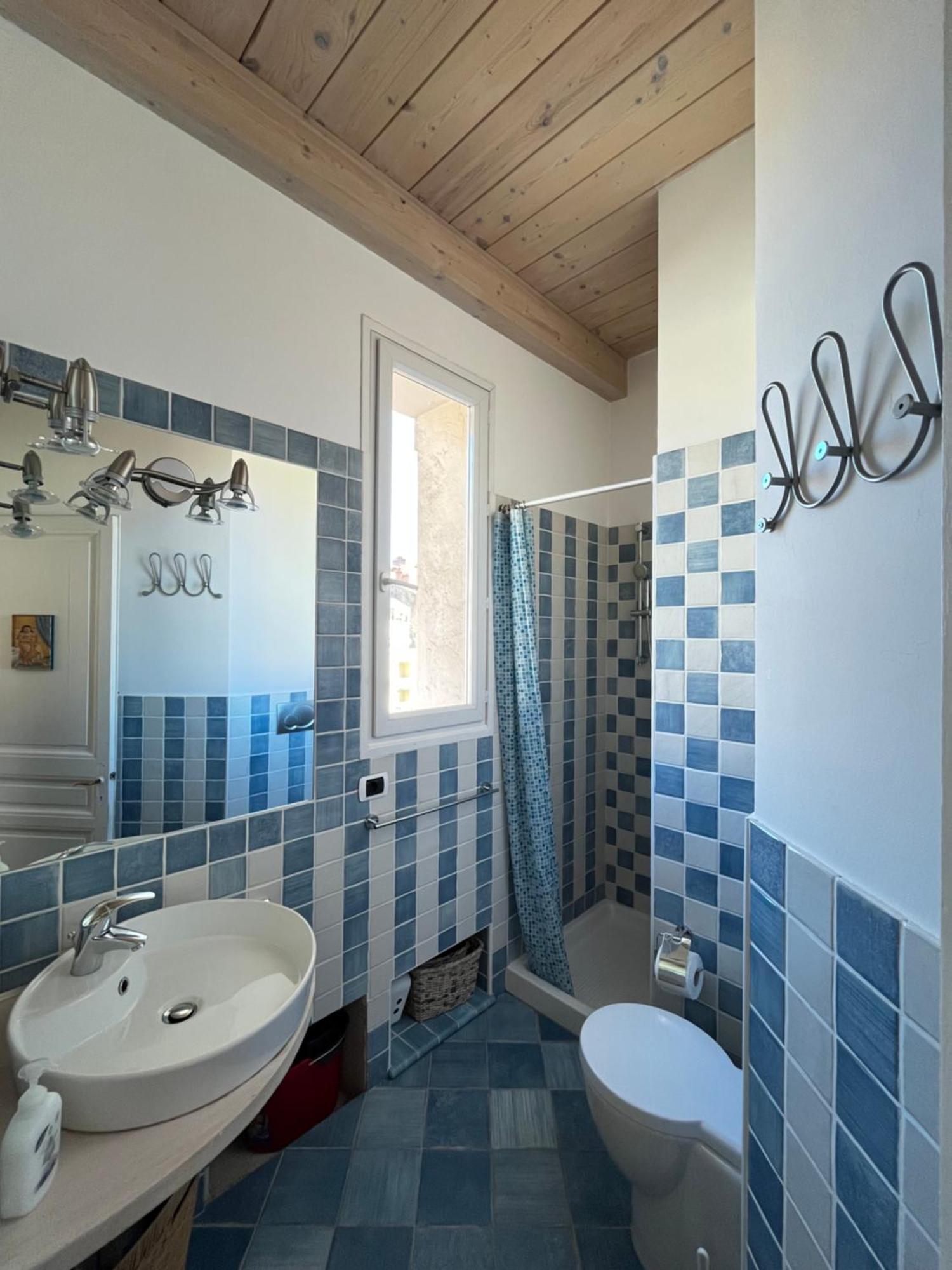Maison Re- Splendido Appartamento Centro Mentone Luaran gambar